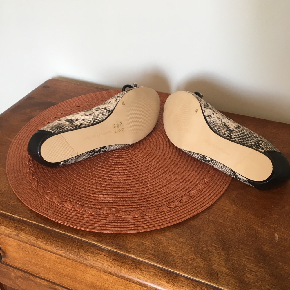 Animal print opened toed flats - Picture 4 of 8